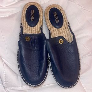 💙 Michael Kors Slide On Shoes 💙